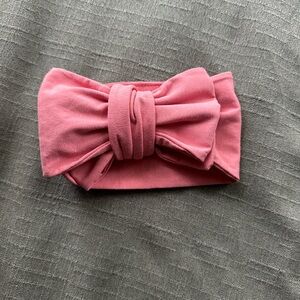 Milkyknots oversized top knot